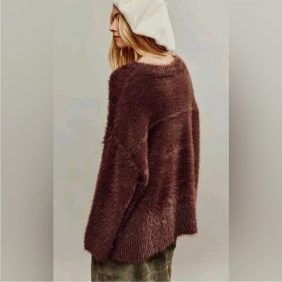 Free People Harrison Bunny Crew Neck Sweater Oversized Brown Soft Size Small NWT - Picture 7 of 7